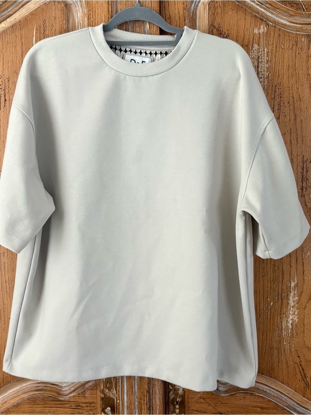 Men’s Relaxed Crewneck Short-Sleeve Sweatshirt in beige size L